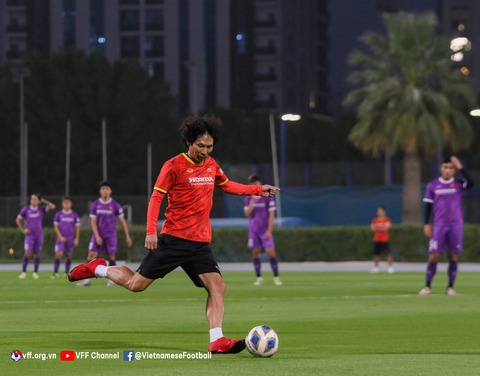 U23 Việt Nam tập buổi đầu tại UAE với huấn luyện viên mới Gong Oh Kyun - Ảnh 2. U23 Việt Nam tập buổi đầu tại UAE với huấn luyện viên mới Gong Oh Kyun - Ảnh 2.