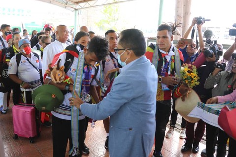 Các người hùng Timor-Leste cầm theo nón lá, quốc kỳ Việt Nam ăn mừng tại quê nhà - Ảnh 3. Các người hùng Timor-Leste cầm theo nón lá, quốc kỳ Việt Nam ăn mừng tại quê nhà - Ảnh 3.