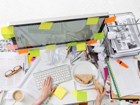 Làm việc quên ăn, còn trẻ đã nhức xương, váng đầu, ngủ cũng bồn chồn - Ảnh 2. Làm việc quên ăn, còn trẻ đã nhức xương, váng đầu, ngủ cũng bồn chồn - Ảnh 2.