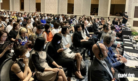 Vải sợi cà phê, sen, hàu - nguyên liệu định hướng thời trang 2022 - Ảnh 3. Vải sợi cà phê, sen, hàu - nguyên liệu định hướng thời trang 2022 - Ảnh 3.