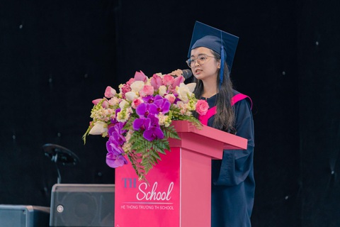 TH School chào đón những sinh viên năm 1 về dự lễ tốt nghiệp đặc biệt - Ảnh 4. TH School chào đón những sinh viên năm 1 về dự lễ tốt nghiệp đặc biệt - Ảnh 4.