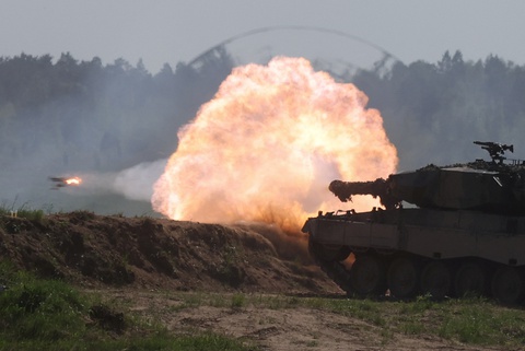 TIN THẾ GIỚI 26-5: Tổng thống Chechnya dọa tấn công Ba Lan; Động đất lớn ở Peru - Ảnh 3. TIN THẾ GIỚI 26-5: Tổng thống Chechnya dọa tấn công Ba Lan; Động đất lớn ở Peru - Ảnh 3.