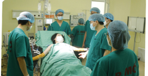 Mẹ mang thai mới phát hiện bị ung thư, bác sĩ phẫu thuật cứu kịp trẻ lẫn trị dứt bệnh - Ảnh 1. Mẹ mang thai mới phát hiện bị ung thư, bác sĩ phẫu thuật cứu kịp trẻ lẫn trị dứt bệnh - Ảnh 1.