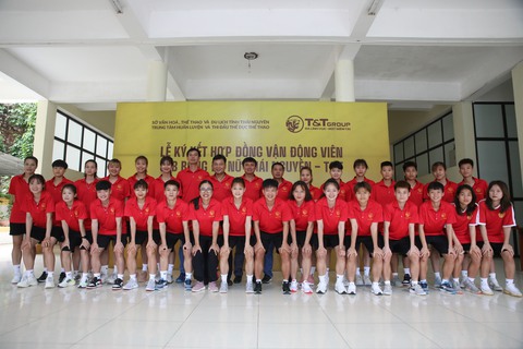 Lần đầu tiên bóng đá nữ Việt Nam có tiền lót tay - Ảnh 2. Lần đầu tiên bóng đá nữ Việt Nam có tiền lót tay - Ảnh 2.