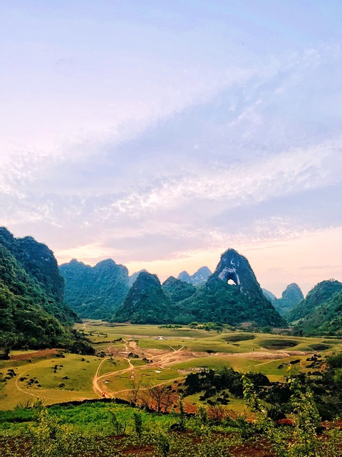 Núi Mắt Thần sừng sững trong công viên địa chất, tha hồ chèo sup, leo núi, check-in - Ảnh 4. Núi Mắt Thần sừng sững trong công viên địa chất, tha hồ chèo sup, leo núi, check-in - Ảnh 4.