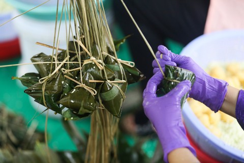 Ghé bến Bình Đông thưởng thức bánh trái đặc sản ở chợ Trên bến dưới thuyền - Ảnh 5. Ghé bến Bình Đông thưởng thức bánh trái đặc sản ở chợ Trên bến dưới thuyền - Ảnh 5.