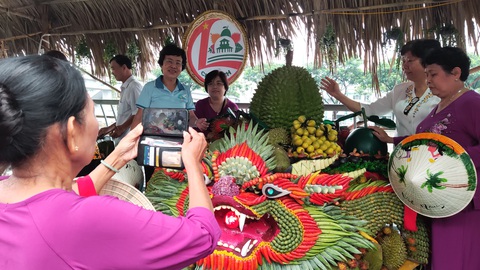 Ghé bến Bình Đông thưởng thức bánh trái đặc sản ở chợ Trên bến dưới thuyền - Ảnh 9. Ghé bến Bình Đông thưởng thức bánh trái đặc sản ở chợ Trên bến dưới thuyền - Ảnh 9.