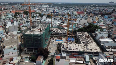 Tin sáng 28-5: Tài xế, quán ăn than app công nghệ chèn ép; Yêu cầu đánh giá toàn diện thị trường BĐS - Ảnh 2. Tin sáng 28-5: Tài xế, quán ăn than app công nghệ chèn ép; Yêu cầu đánh giá toàn diện thị trường BĐS - Ảnh 2.