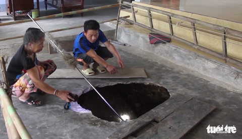 Hỏa tốc dừng khai thác nước ngầm ở nơi có hàng chục ‘hố tử thần’ - Ảnh 1. Hỏa tốc dừng khai thác nước ngầm ở nơi có hàng chục ‘hố tử thần’ - Ảnh 1.