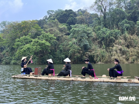 Tuyên Quang đưa hát then vào hoạt động du lịch - Ảnh 2. Tuyên Quang đưa hát then vào hoạt động du lịch - Ảnh 2.
