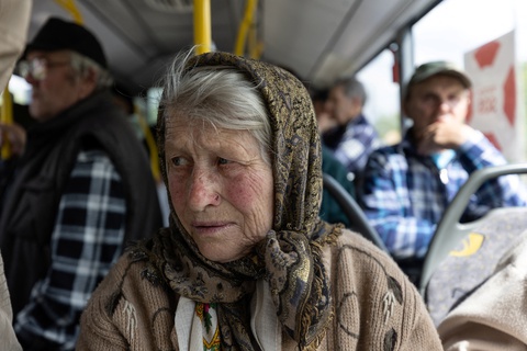 Ukraine: Giao tranh khốc liệt ở Donbass; Ông Zelensky nói sắp có tin tốt về vũ khí - Ảnh 1. Ukraine: Giao tranh khốc liệt ở Donbass; Ông Zelensky nói sắp có tin tốt về vũ khí - Ảnh 1.