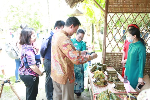 Ngày hội lá: Tích cực sử dụng lá góp phần bảo vệ môi trường sống - Ảnh 5. Ngày hội lá: Tích cực sử dụng lá góp phần bảo vệ môi trường sống - Ảnh 5.