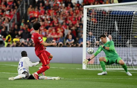 Làm nản lòng các chân sút Liverpool, Courtois đi vào lịch sử Champions League - Ảnh 5. Làm nản lòng các chân sút Liverpool, Courtois đi vào lịch sử Champions League - Ảnh 5.
