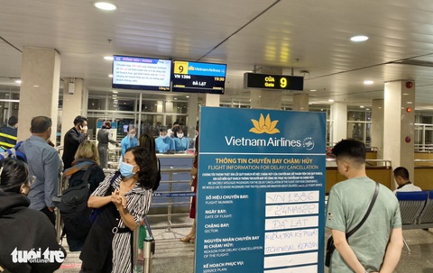 Mỗi năm đến hè là ngân vang điệp khúc trễ chuyến bay - Ảnh 1. Mỗi năm đến hè là ngân vang điệp khúc trễ chuyến bay - Ảnh 1.