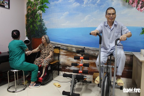 Người già nhiều lên, vẫn loay hoay tìm mô hình viện dưỡng lão - Ảnh 1. Người già nhiều lên, vẫn loay hoay tìm mô hình viện dưỡng lão - Ảnh 1.