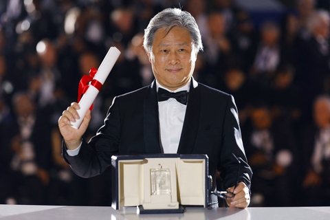 Cannes 2022: Triangle of Sadness giành giải Cành cọ vàng; điện ảnh Hàn Quốc thắng lớn - Ảnh 3. Cannes 2022: Triangle of Sadness giành giải Cành cọ vàng; điện ảnh Hàn Quốc thắng lớn - Ảnh 3.