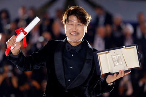 Cannes 2022: Triangle of Sadness giành giải Cành cọ vàng; điện ảnh Hàn Quốc thắng lớn - Ảnh 5. Cannes 2022: Triangle of Sadness giành giải Cành cọ vàng; điện ảnh Hàn Quốc thắng lớn - Ảnh 5.