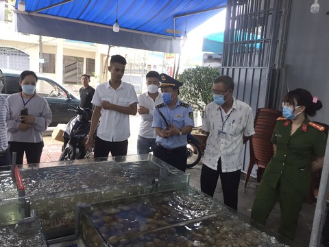 Vụ hơn 42 triệu đồng cho 22 người ăn hải sản: Làm việc với các trang mạng đăng tin không chính xác - Ảnh 2. Vụ hơn 42 triệu đồng cho 22 người ăn hải sản: Làm việc với các trang mạng đăng tin không chính xác - Ảnh 2.