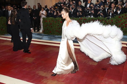 Sao chưng diện vương giả, tôn vinh lịch sử thời trang Mỹ trong Met Gala 2022 - Ảnh 5. Sao chưng diện vương giả, tôn vinh lịch sử thời trang Mỹ trong Met Gala 2022 - Ảnh 5.