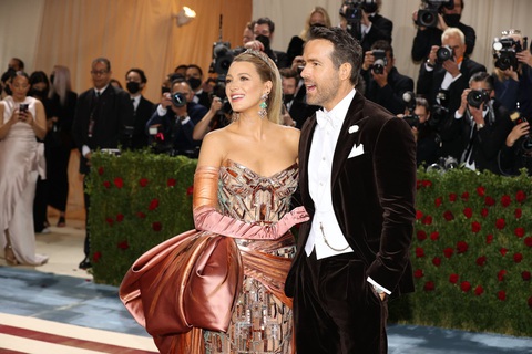 Sao chưng diện vương giả, tôn vinh lịch sử thời trang Mỹ trong Met Gala 2022 - Ảnh 2. Sao chưng diện vương giả, tôn vinh lịch sử thời trang Mỹ trong Met Gala 2022 - Ảnh 2.