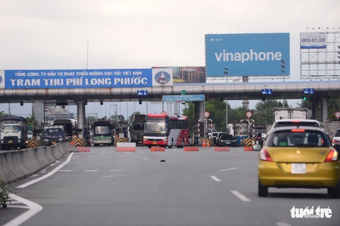 Phân luồng cao tốc, cửa ngõ, bến phà trên đường về TP.HCM - Ảnh 2. Phân luồng cao tốc, cửa ngõ, bến phà trên đường về TP.HCM - Ảnh 2.