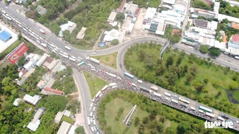 Du khách hủy tour, hủy dịch vụ vì... kẹt xe, địa phương kêu khó - Ảnh 1. Du khách hủy tour, hủy dịch vụ vì... kẹt xe, địa phương kêu khó - Ảnh 1.