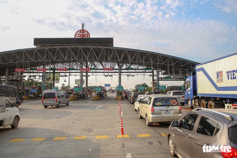 Ngày cuối cùng kỳ nghỉ lễ, cửa ngõ Hà Nội thoáng đãng, vành đai 3 ùn ứ kéo dài - Ảnh 3. Ngày cuối cùng kỳ nghỉ lễ, cửa ngõ Hà Nội thoáng đãng, vành đai 3 ùn ứ kéo dài - Ảnh 3.