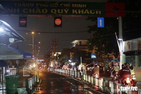 Người dân trở lại TP.HCM sớm, đi lại sau lễ thoải mái - Ảnh 1. Người dân trở lại TP.HCM sớm, đi lại sau lễ thoải mái - Ảnh 1.