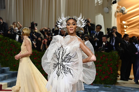 Sao chưng diện vương giả, tôn vinh lịch sử thời trang Mỹ trong Met Gala 2022 - Ảnh 10. Sao chưng diện vương giả, tôn vinh lịch sử thời trang Mỹ trong Met Gala 2022 - Ảnh 10.