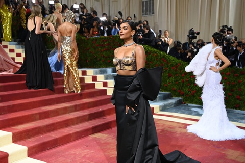 Sao chưng diện vương giả, tôn vinh lịch sử thời trang Mỹ trong Met Gala 2022 - Ảnh 15. Sao chưng diện vương giả, tôn vinh lịch sử thời trang Mỹ trong Met Gala 2022 - Ảnh 15.