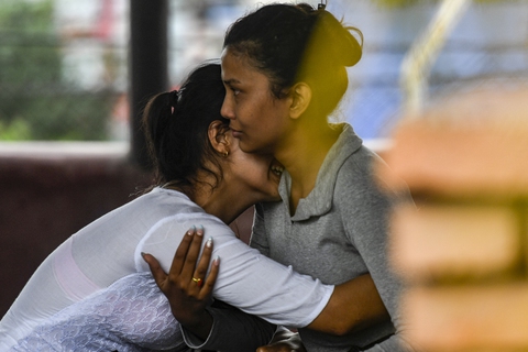 Nepal đưa 14 thi thể trong vụ rơi máy bay khỏi hiện trường - Ảnh 3. Nepal đưa 14 thi thể trong vụ rơi máy bay khỏi hiện trường - Ảnh 3.