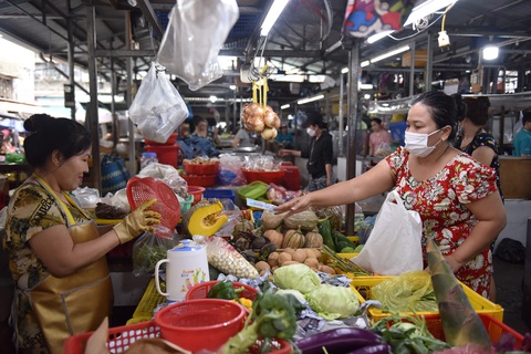 Ghìm lạm phát, hỗ trợ dân - Ảnh 4. Ghìm lạm phát, hỗ trợ dân - Ảnh 4.