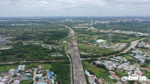 Cận cảnh những điểm nghẽn chờ vành đai 3 giải cứu - Ảnh 17. Cận cảnh những điểm nghẽn chờ vành đai 3 giải cứu - Ảnh 17.
