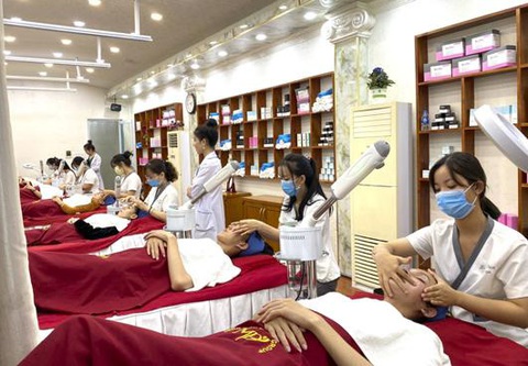 Nâng cấp vẻ đẹp bên ngoài giúp phụ nữ hiện đại tự tin tỏa sáng - Ảnh 3. Nâng cấp vẻ đẹp bên ngoài giúp phụ nữ hiện đại tự tin tỏa sáng - Ảnh 3.