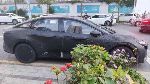 Toyota bắt tay hãng xe Trung Quốc làm sedan điện mới nhỉnh hơn Corolla Altis - Ảnh 3. Toyota bắt tay hãng xe Trung Quốc làm sedan điện mới nhỉnh hơn Corolla Altis - Ảnh 3.
