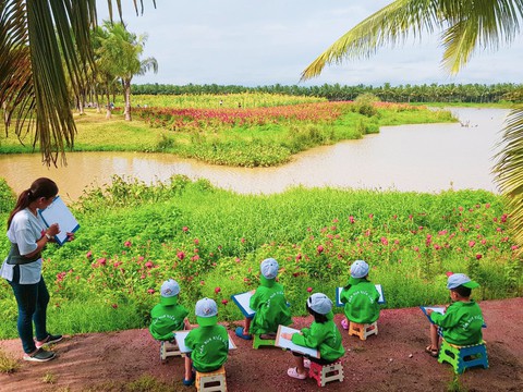 Trẻ em vui Quốc tế thiếu nhi ở đô thị triệu cây xanh - Ảnh 7. Trẻ em vui Quốc tế thiếu nhi ở đô thị triệu cây xanh - Ảnh 7.