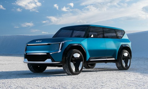 Kia EV9 lần đầu lộ diện ngoài đời thực - SUV điện lấy khách từ Toyota Land Cruiser - Ảnh 1. Kia EV9 lần đầu lộ diện ngoài đời thực - SUV điện lấy khách từ Toyota Land Cruiser - Ảnh 1.