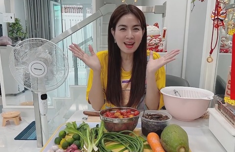 Hết lễ vẫn thèm đi, Kha Ly bày làm món gỏi đu đủ ba khía Thái Lan ăn đỡ - Ảnh 2. Hết lễ vẫn thèm đi, Kha Ly bày làm món gỏi đu đủ ba khía Thái Lan ăn đỡ - Ảnh 2.