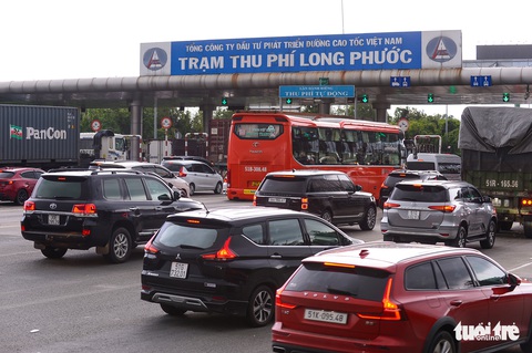 Không lắp đủ thu phí tự động: Sẽ dừng thu phí, được không? - Ảnh 1. Không lắp đủ thu phí tự động: Sẽ dừng thu phí, được không? - Ảnh 1.