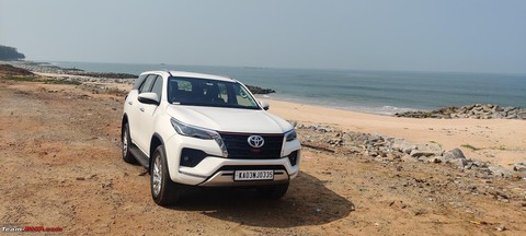 Chê tính năng ‘keo kiệt’, người dùng vẫn chọn Toyota Fortuner dù định mua BMW 3-Series - Ảnh 2. Chê tính năng ‘keo kiệt’, người dùng vẫn chọn Toyota Fortuner dù định mua BMW 3-Series - Ảnh 2.