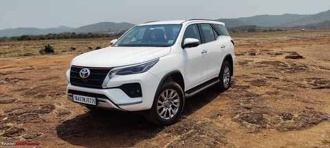 Chê tính năng ‘keo kiệt’, người dùng vẫn chọn Toyota Fortuner dù định mua BMW 3-Series - Ảnh 3. Chê tính năng ‘keo kiệt’, người dùng vẫn chọn Toyota Fortuner dù định mua BMW 3-Series - Ảnh 3.