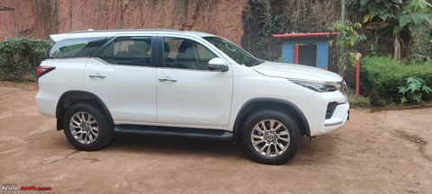 Chê tính năng ‘keo kiệt’, người dùng vẫn chọn Toyota Fortuner dù định mua BMW 3-Series - Ảnh 6. Chê tính năng ‘keo kiệt’, người dùng vẫn chọn Toyota Fortuner dù định mua BMW 3-Series - Ảnh 6.