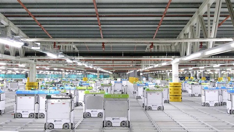 Video 2.000 robot làm việc trong kho hàng như trong phim - Ảnh 2. Video 2.000 robot làm việc trong kho hàng như trong phim - Ảnh 2.