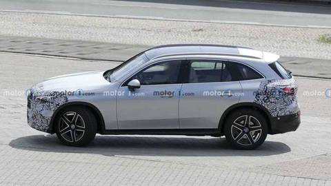 Mercedes-Benz GLC 2023 lộ diện rõ nét hơn: Kết hợp C-Class và S-Class, sẵn sàng đấu BMW X3 - Ảnh 4. Mercedes-Benz GLC 2023 lộ diện rõ nét hơn: Kết hợp C-Class và S-Class, sẵn sàng đấu BMW X3 - Ảnh 4.