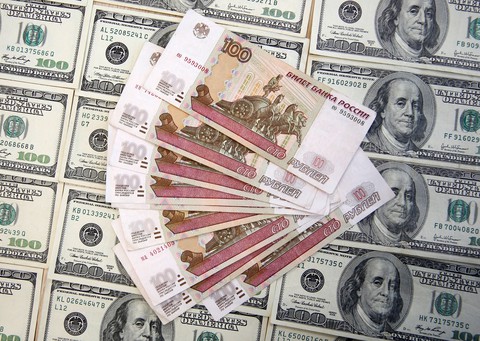 Đồng rúp của Nga tăng giá cao kỷ lục trong vòng 2 năm so với USD, euro - Ảnh 1. Đồng rúp của Nga tăng giá cao kỷ lục trong vòng 2 năm so với USD, euro - Ảnh 1.
