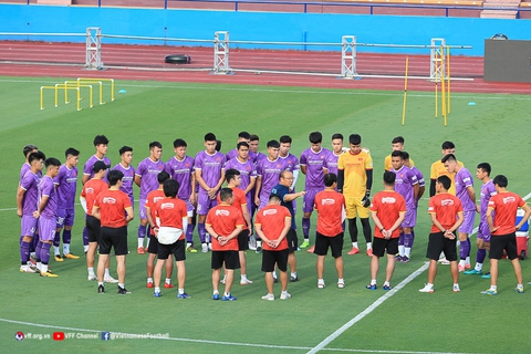 HLV Park Hang Seo gút danh sách 20 cầu thủ dự SEA Games 31 - Ảnh 1. HLV Park Hang Seo gút danh sách 20 cầu thủ dự SEA Games 31 - Ảnh 1.