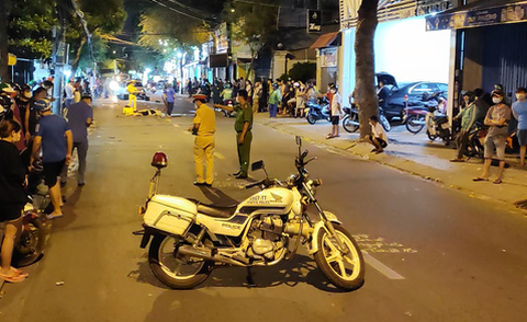 Truy bắt 2 nghi phạm cướp giật từ vụ tai nạn chết người - Ảnh 2. Truy bắt 2 nghi phạm cướp giật từ vụ tai nạn chết người - Ảnh 2.