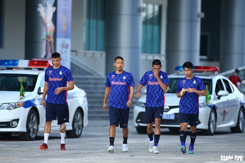 U23 Thái Lan thoải mái trước giờ đấu SEA Games 31 - Ảnh 2. U23 Thái Lan thoải mái trước giờ đấu SEA Games 31 - Ảnh 2.