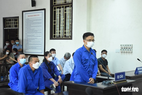 Nhóm cán bộ công an, viện kiểm sát huyện nhận án tù liên quan con nuôi Đường Nhuệ - Ảnh 2. Nhóm cán bộ công an, viện kiểm sát huyện nhận án tù liên quan con nuôi Đường Nhuệ - Ảnh 2.