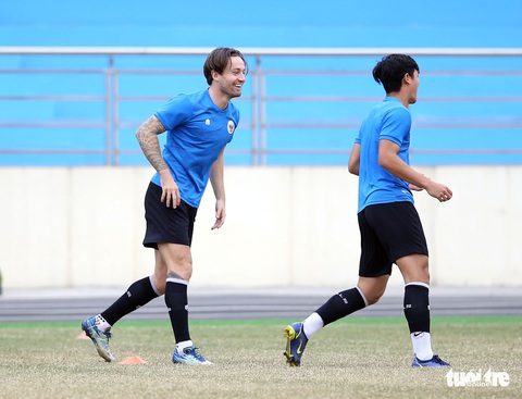 Xem đối thủ của U23 Việt Nam luyện tập trước ngày đụng độ - Ảnh 3. Xem đối thủ của U23 Việt Nam luyện tập trước ngày đụng độ - Ảnh 3.